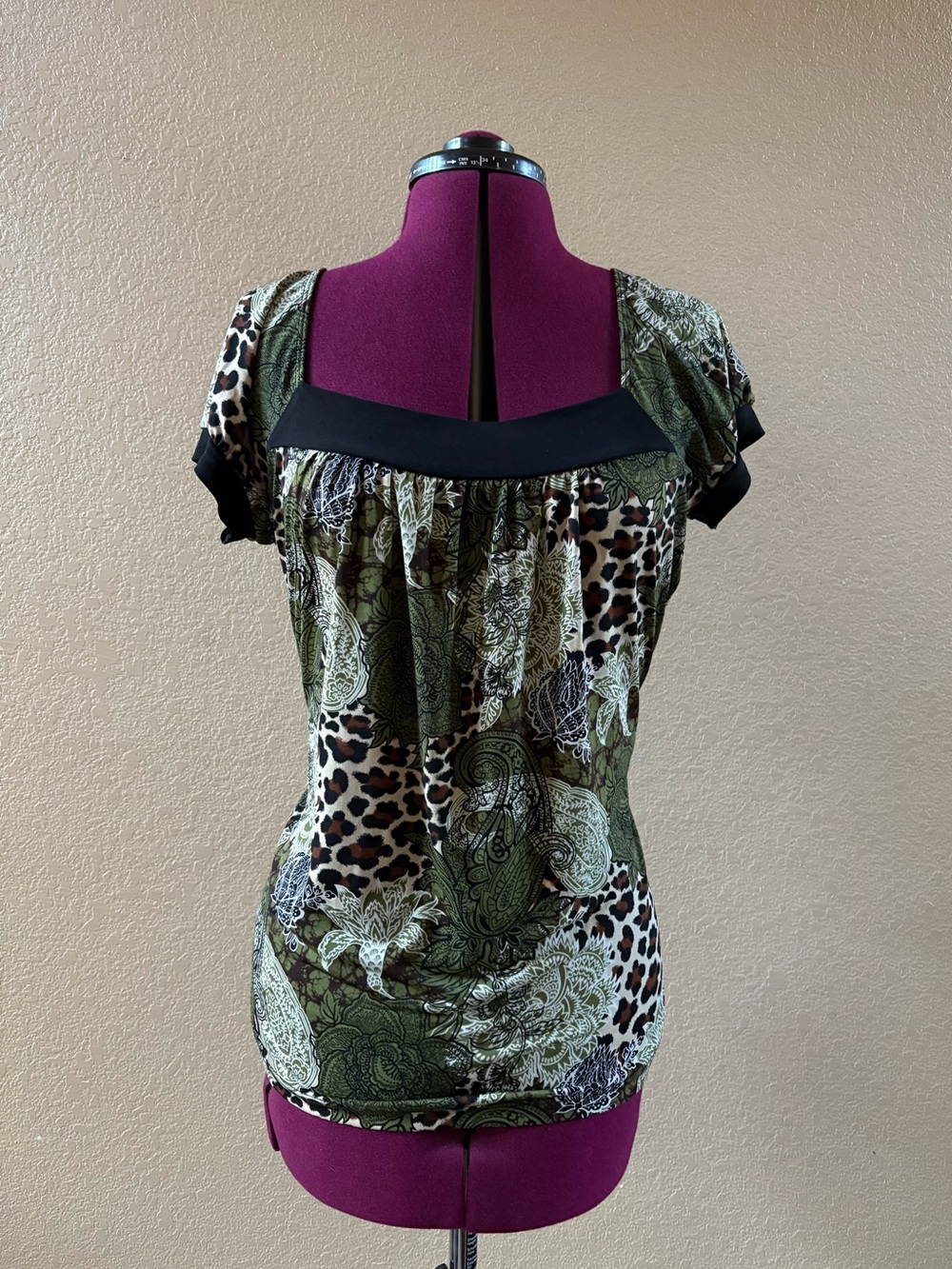 PerSeption Concept Green Paisley & Leopard Print Square-Neck Top